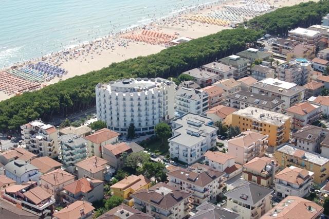 Hotel Lido Alba Adriatica Buitenkant foto