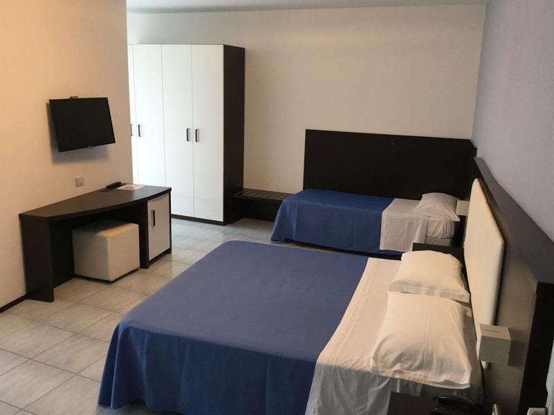 Hotel Lido Alba Adriatica Buitenkant foto